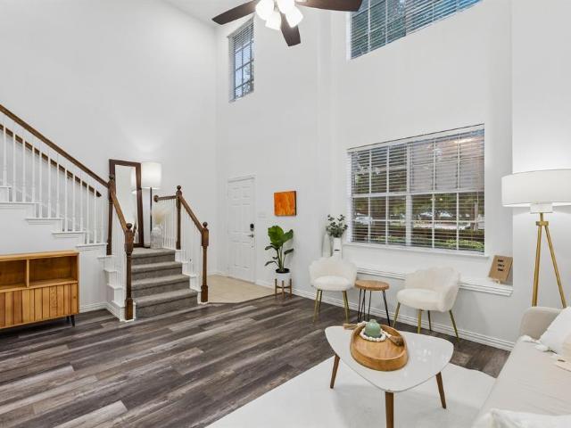 Townhouse for sale in Bedford, Texas