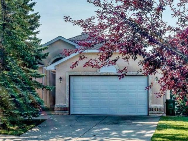 House for sale in Signal Hill, Calgary