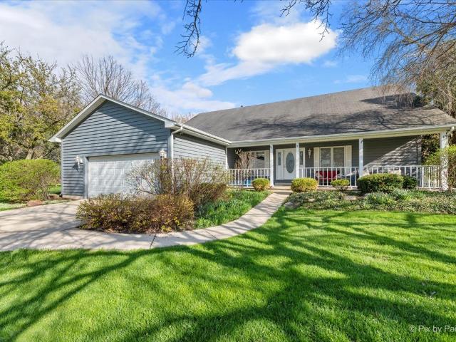 House for sale in Mchenry, Illinois