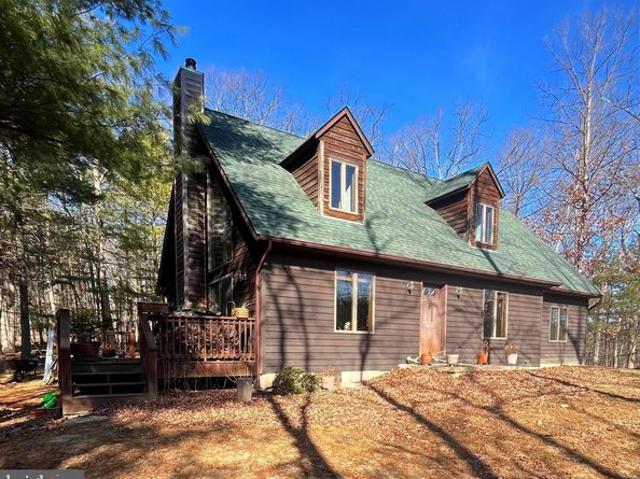 House for sale in Berkeley Springs, West Virginia