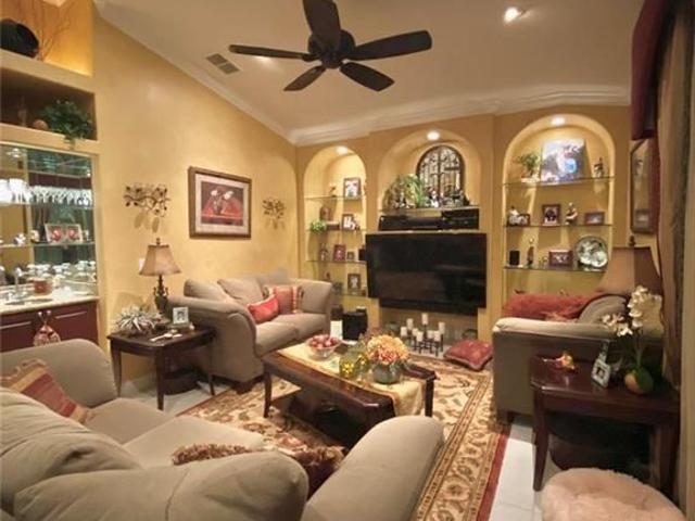 Duplex for sale in Naples