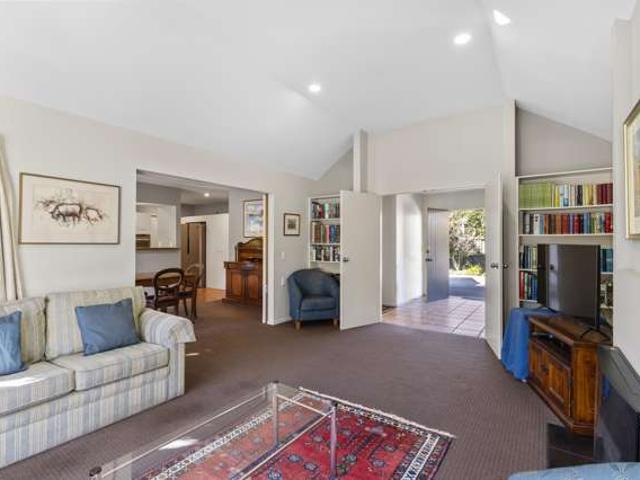 House for sale in Saint Albans, Canterbury