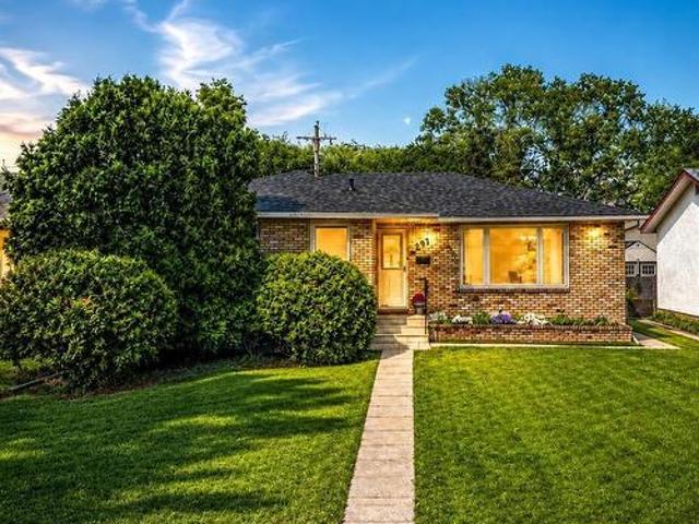 House for sale in East St. Paul, Manitoba
