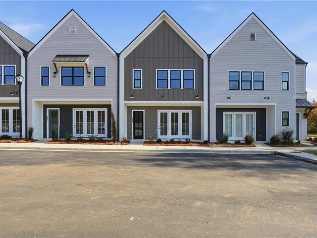 Townhouse for sale in Braselton, Georgia