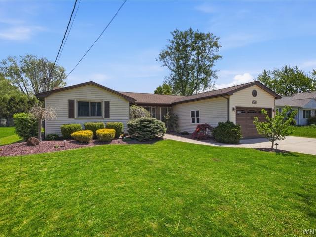 House for sale in Bowmansville, New York