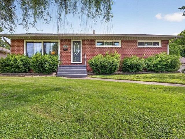 House for sale in Bloomfield, Indiana