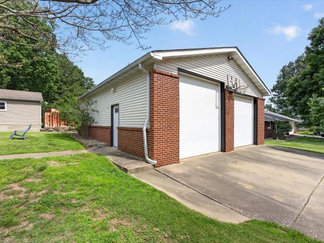 House for sale in Bloomfield, Indiana