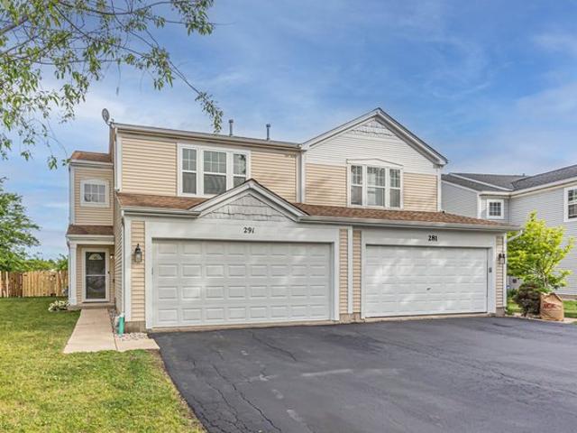 Townhouse for sale in Mchenry, Illinois