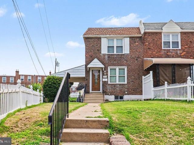 Townhouse for sale in Delco, Pennsylvania