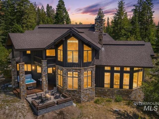 House for sale in Donnelly, Idaho