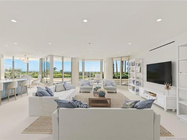 Condo for sale in Stuart