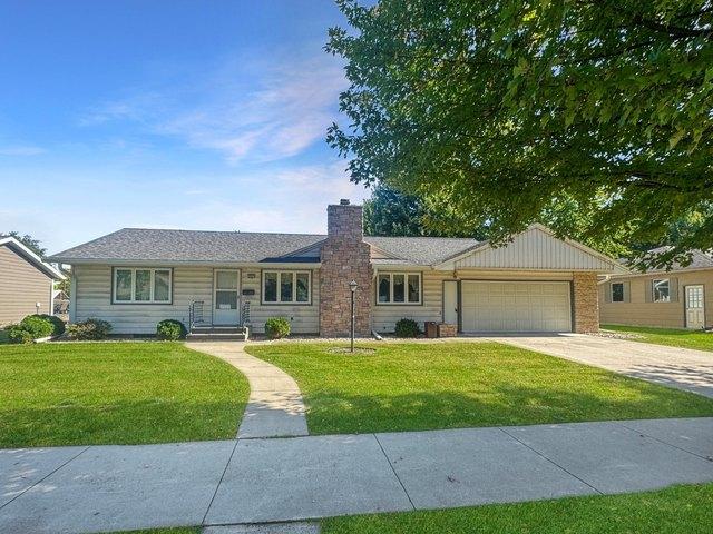House for sale in Slayton, Murray County
