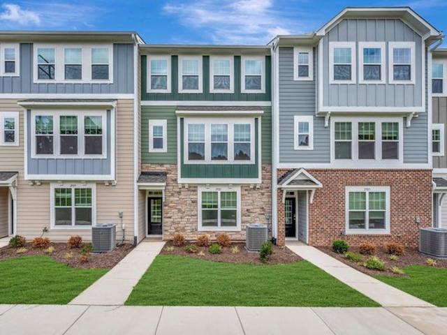 Townhouse for sale in Sweetwater, Apex