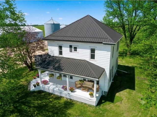 Farm for sale in Winthrop, Iowa