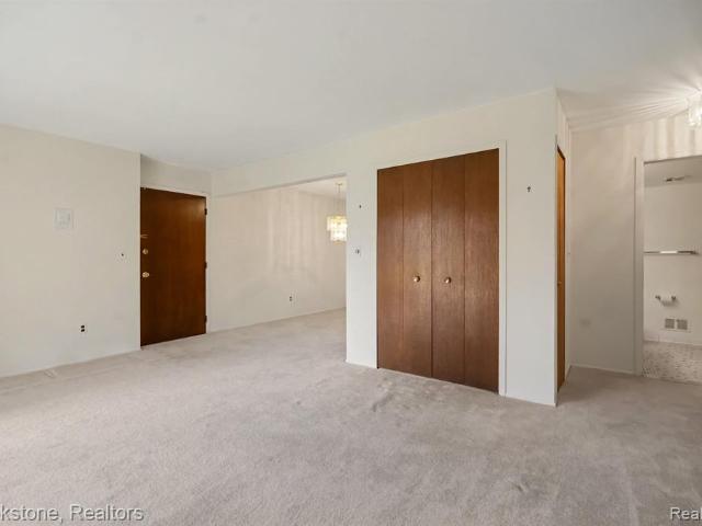 Condo for sale in Lancaster Woods, Warren