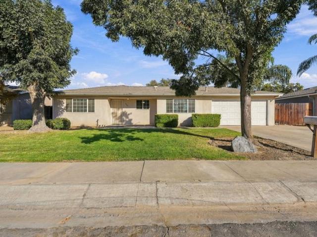 House for sale in Visalia, Tulare County