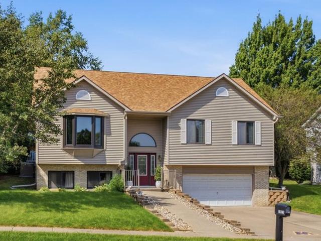 House for sale in Champ de Reves, Muscatine