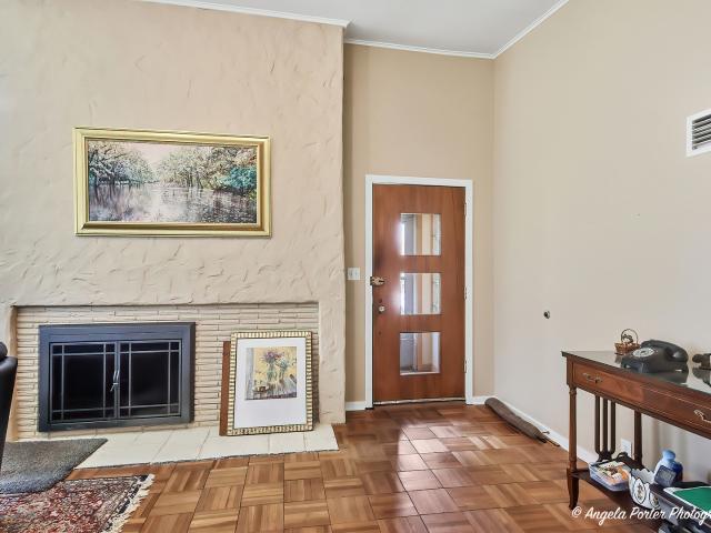House for sale in Mchenry, Illinois