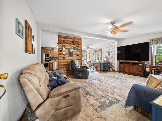 House for sale in Shyville, Beaver