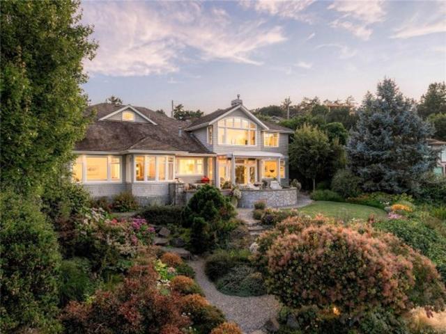 House for sale in Saanich, British Columbia