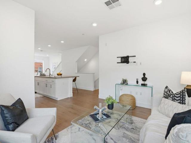 Condo for sale in Hayward, California