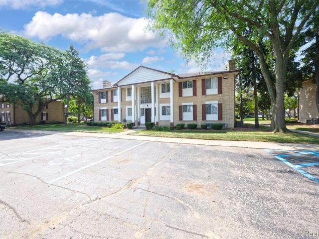 Condo for sale in Warren, Michigan