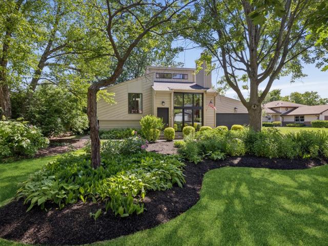 House for sale in Woodridge, Illinois