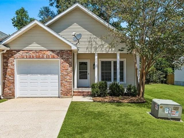 Townhouse for sale in Mandeville, Louisiana