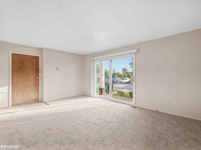 Condo for sale in Lancaster Woods, Warren