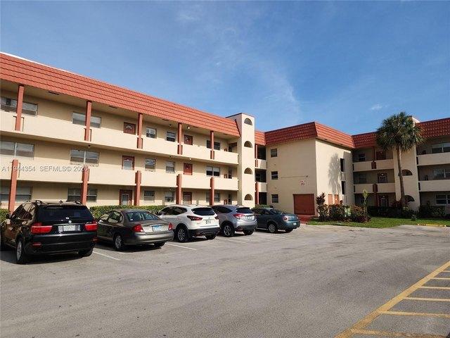 Condo for sale in Sunrise, Florida