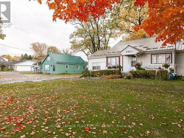 Commercial for sale in Perth, Ontario