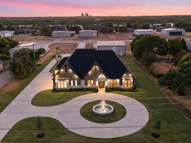 House for sale in Ellis, Texas