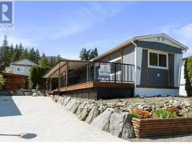 House for sale in Sorrento, British Columbia