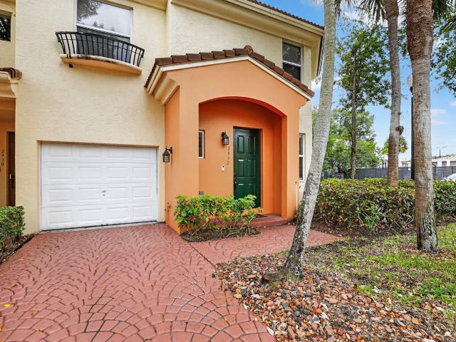Townhouse for sale in Deerfield Beach, Florida