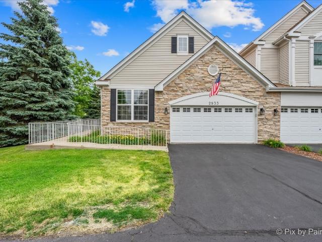 Townhouse for sale in Mchenry, Illinois