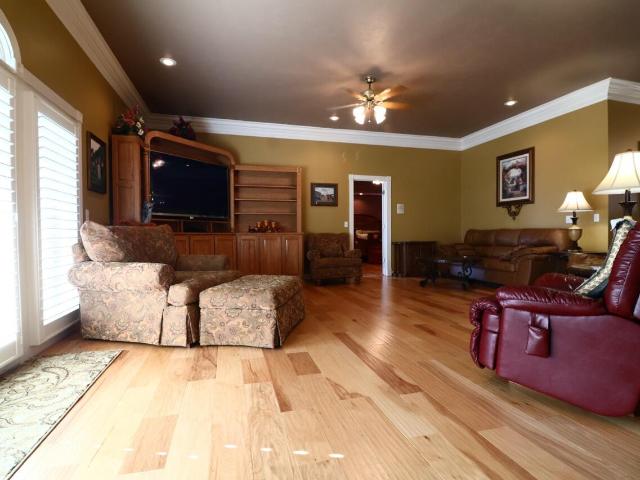 House for sale in Mayfield, Kentucky