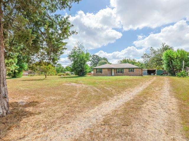 House for sale in Pinehurst, Texas