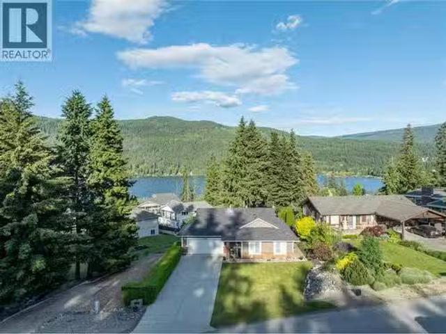 House for sale in Blind Bay, British Columbia