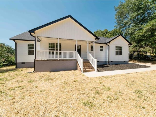 House for sale in Pfafftown, North Carolina