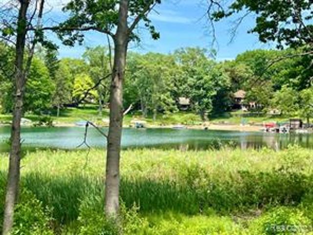 House for sale in Waterford, Michigan