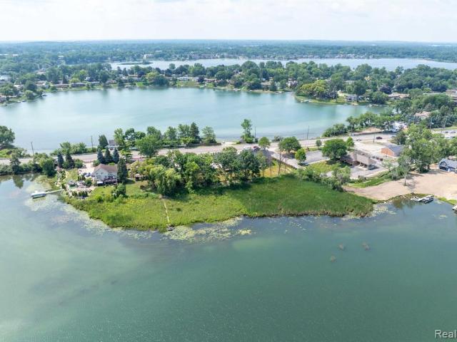 House for sale in Waterford, Michigan