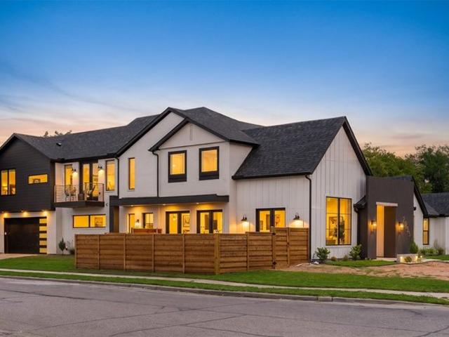 House for sale in Farmers Branch, Texas