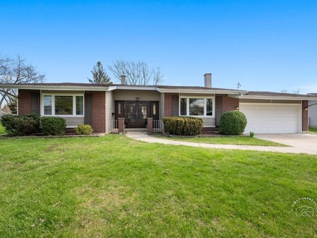 House for sale in Woodridge, Illinois