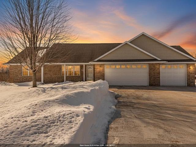 House for sale in Suamico, Wisconsin