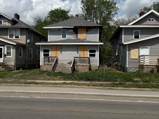 House for sale in Near Eastside, Camby