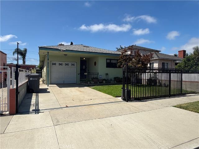 House for sale in Lynwood, California