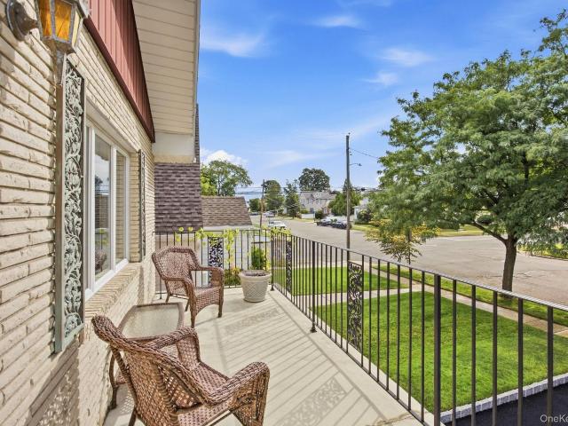 House for sale in Queens, Nassau