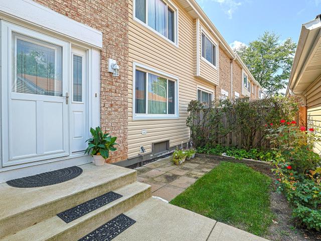 Townhouse for sale in Glendale Heights, Illinois
