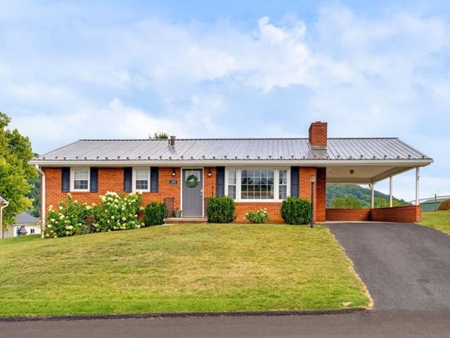 House for sale in Linden Heights, Staunton