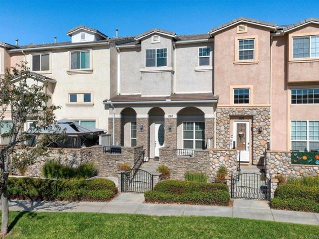 Townhouse for sale in Little Baghdad, El Cajon